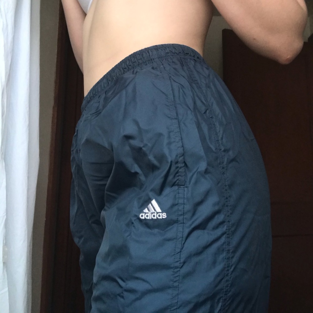 SWISHY ADIDAS SWEATS